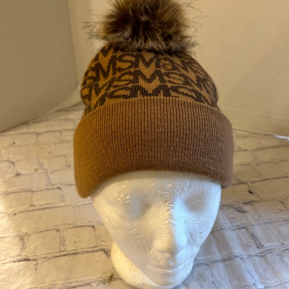 STEVE MADDEN LOGO FAUX FUR POM BEANIE HAT BROWN/CARMEL ONE SIZE - Picture 7 of 8